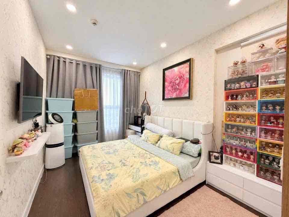 Rent Golden Mansion two bedrooms two full-on furniture near the 75-foot-story airport.