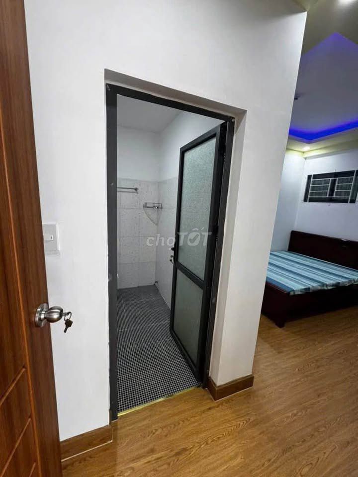 Rent C/c Bigemco, Lý Thường Kiệt - 2 bedrooms, enough furniture for 13 million a month.
