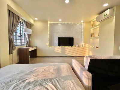 Rent a high-rise kitchen view apartment at Trần Hưng Đạo cheap district