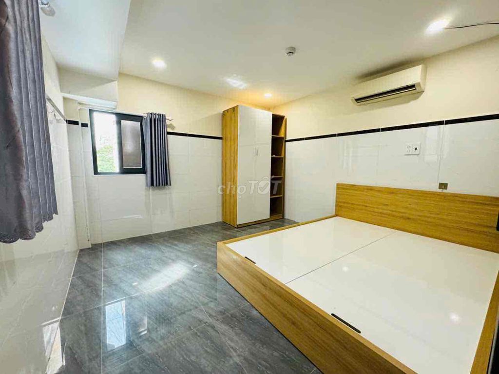 It's the owner who rents the two bedrooms full of private washing machines in two people.
