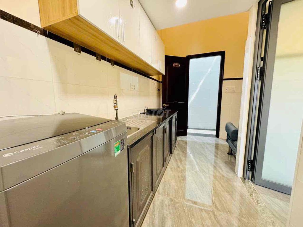 It's the owner who rents the two bedrooms full of private washing machines in two people.