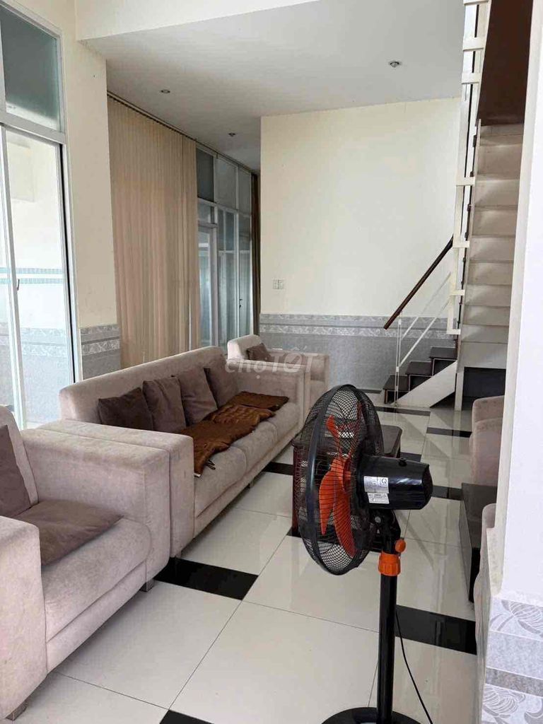 Rent an apartment in the Red Lakes of Tân Phú district.