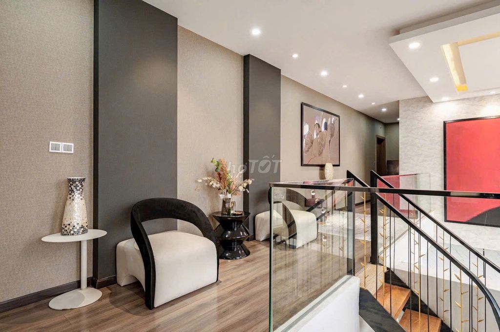 It's the owner who rents / sells the penthouse millium district 4 – View River