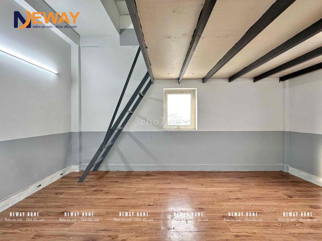 The guest room has a wide window of cool air that looks almost 4