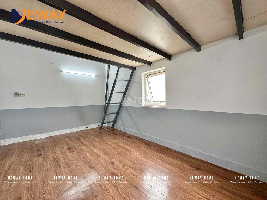 The guest room has a wide window of cool air that looks almost 4