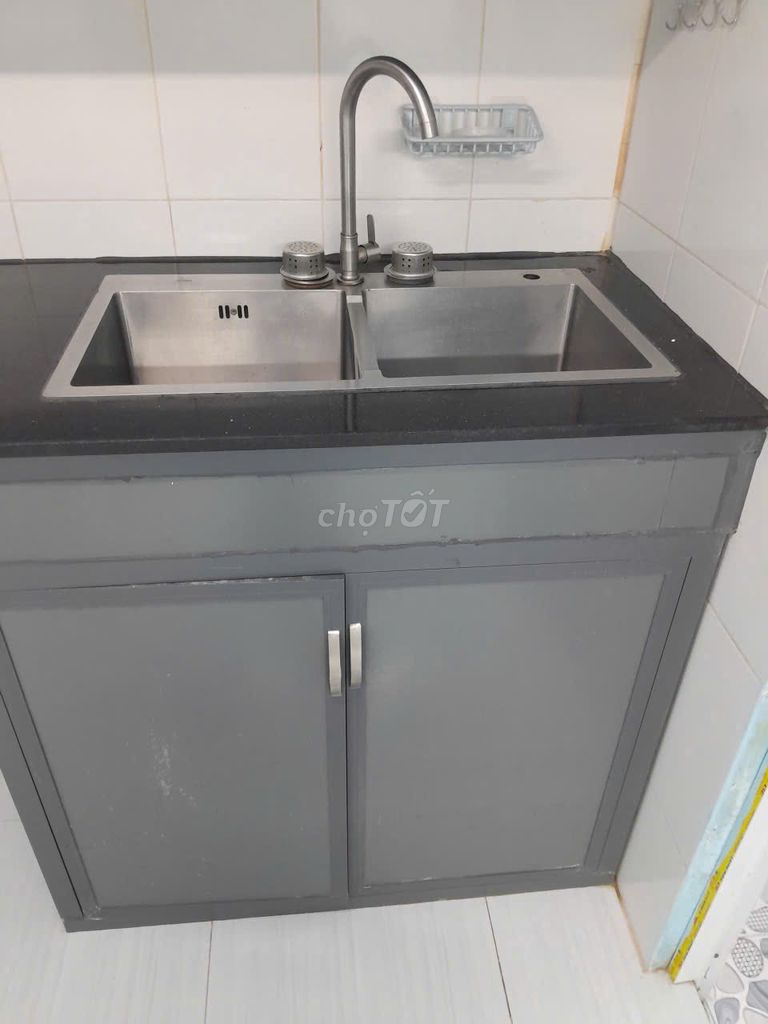 Rent a room right over at Ping Zhao's Market opposite Law University