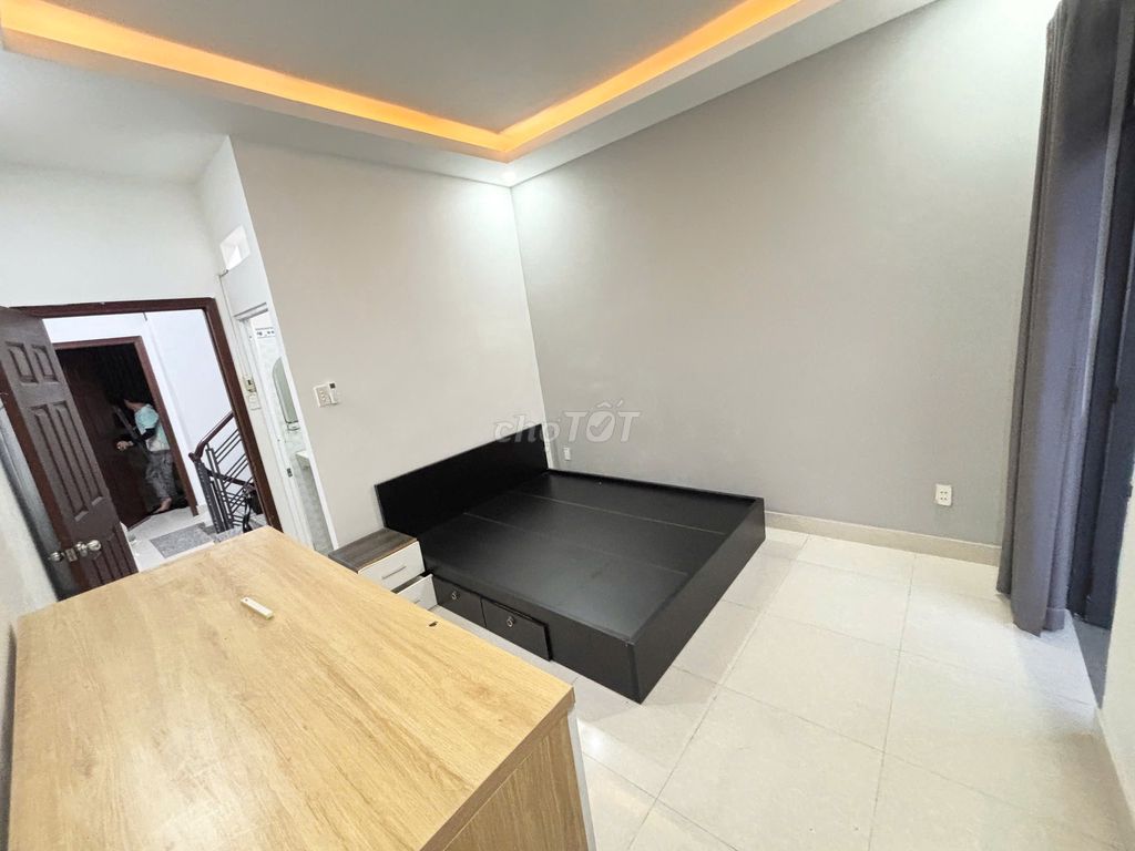 Room balcon 5 million and 5 right at Nguyễn Văn Thương, old D1