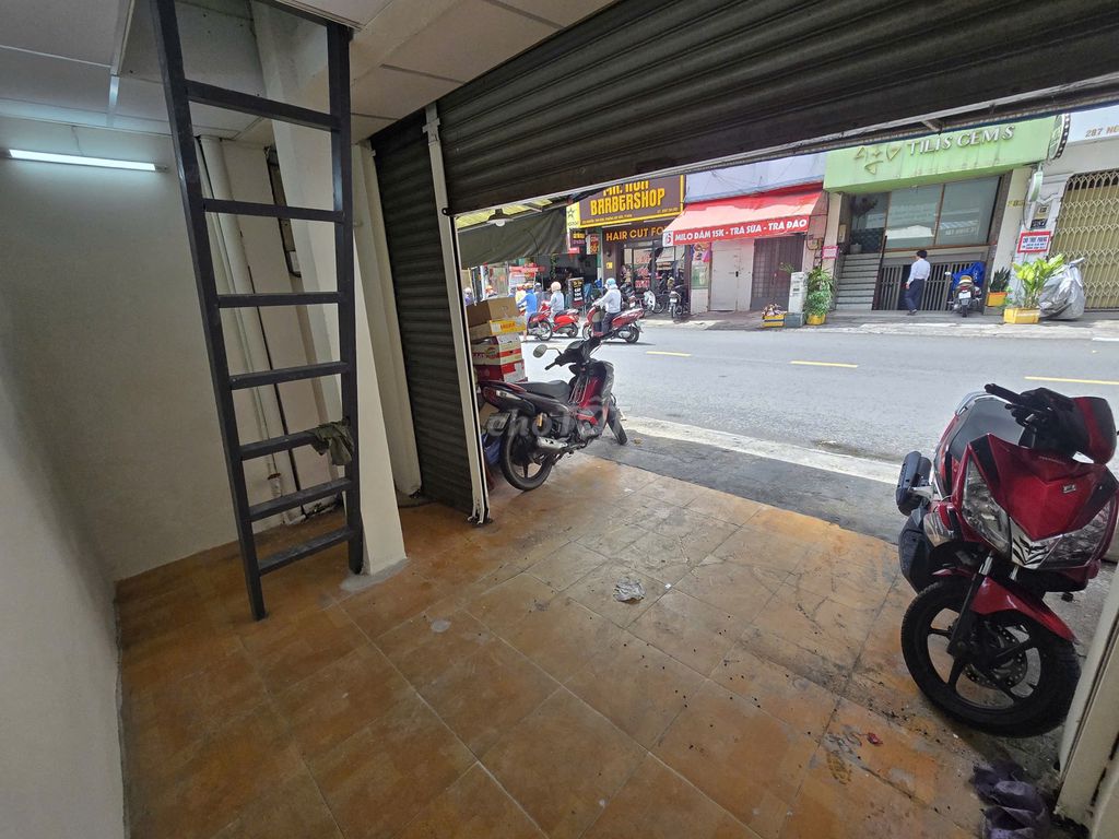 Rent 182 Nguyễn Thái Bình-$9 million.