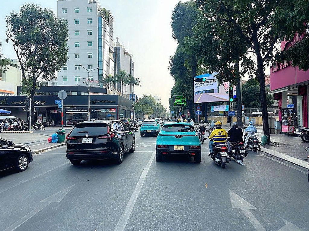 Rents Võ Thị Sáu, 3rd District, 30 million a month, 4 bedrooms that fit into KAOS.