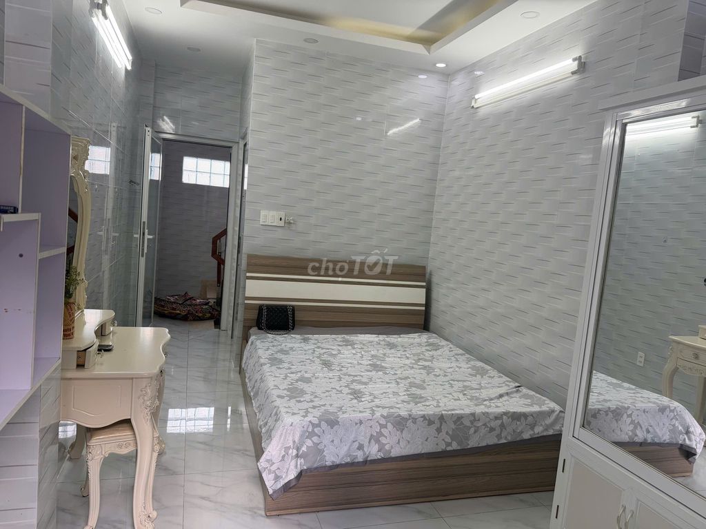 Rent-24 Xô Viết Nghệ Tĩnh.
