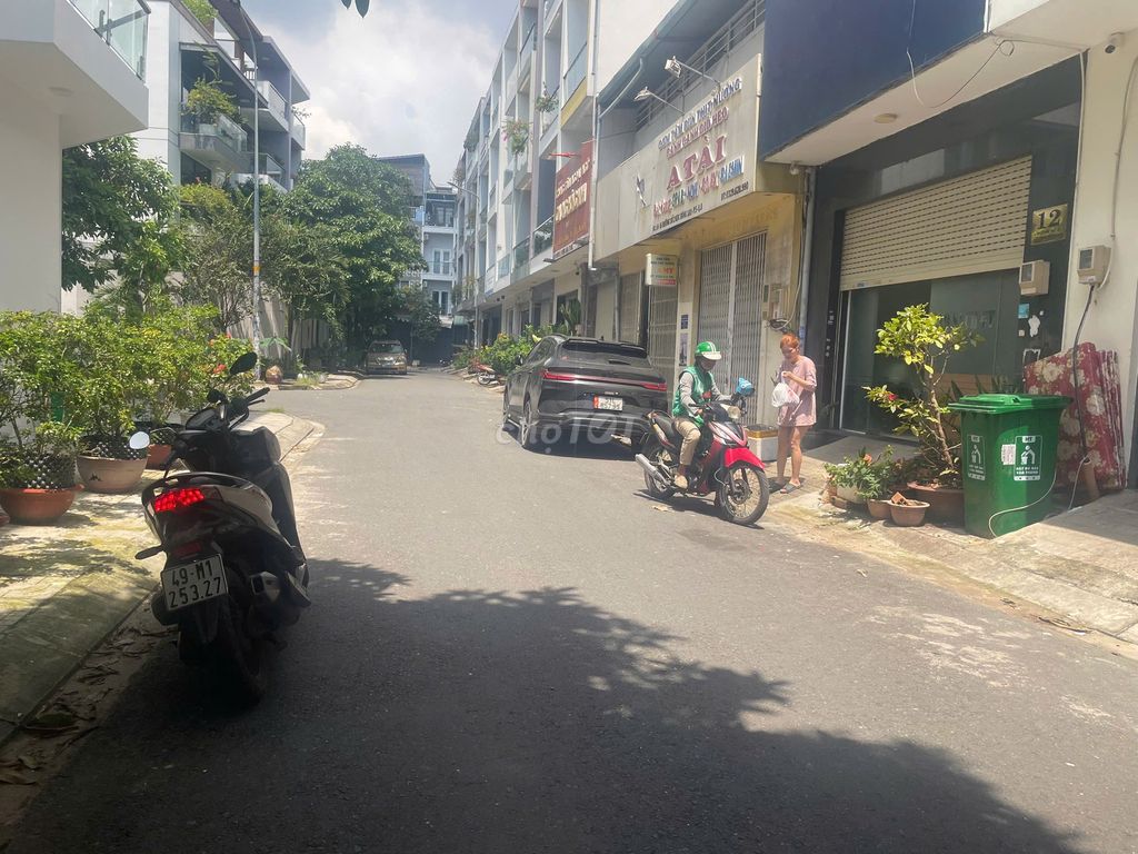 Rent the Bông Sao district 8 area 5.5 x 8 meters at 8 million a month
