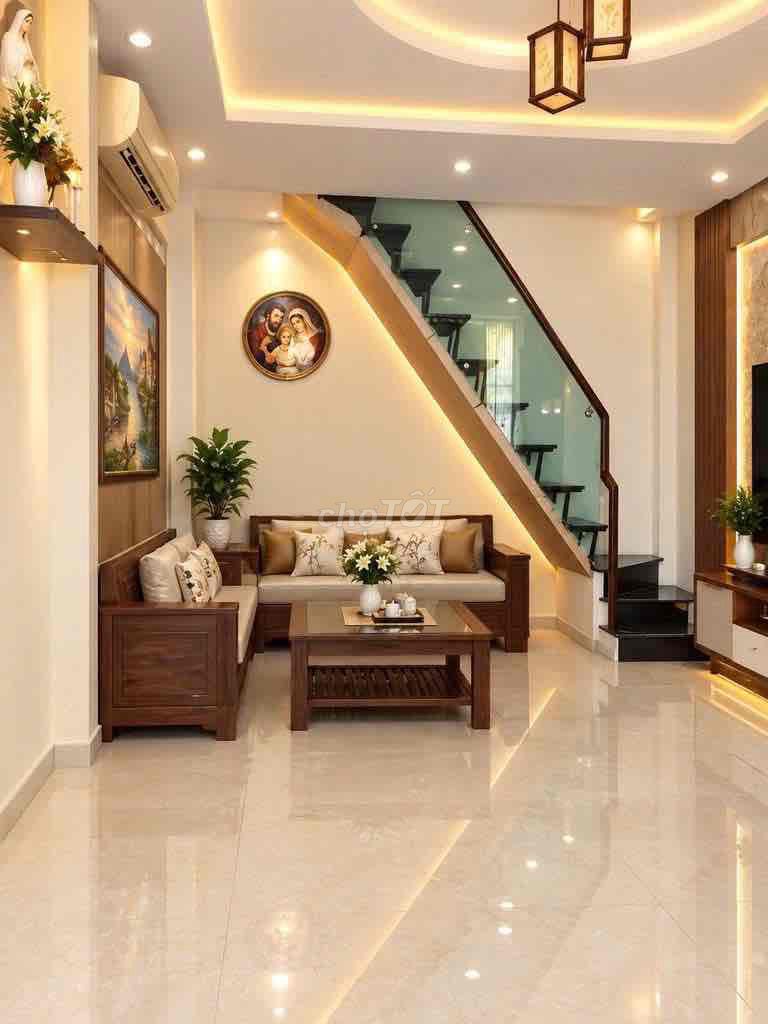 Lê Văn Sỹ, bedroom~htub. Hvb. House, nice,72.m2. Two floors, two bedrooms, two bathrooms, just 10 million.