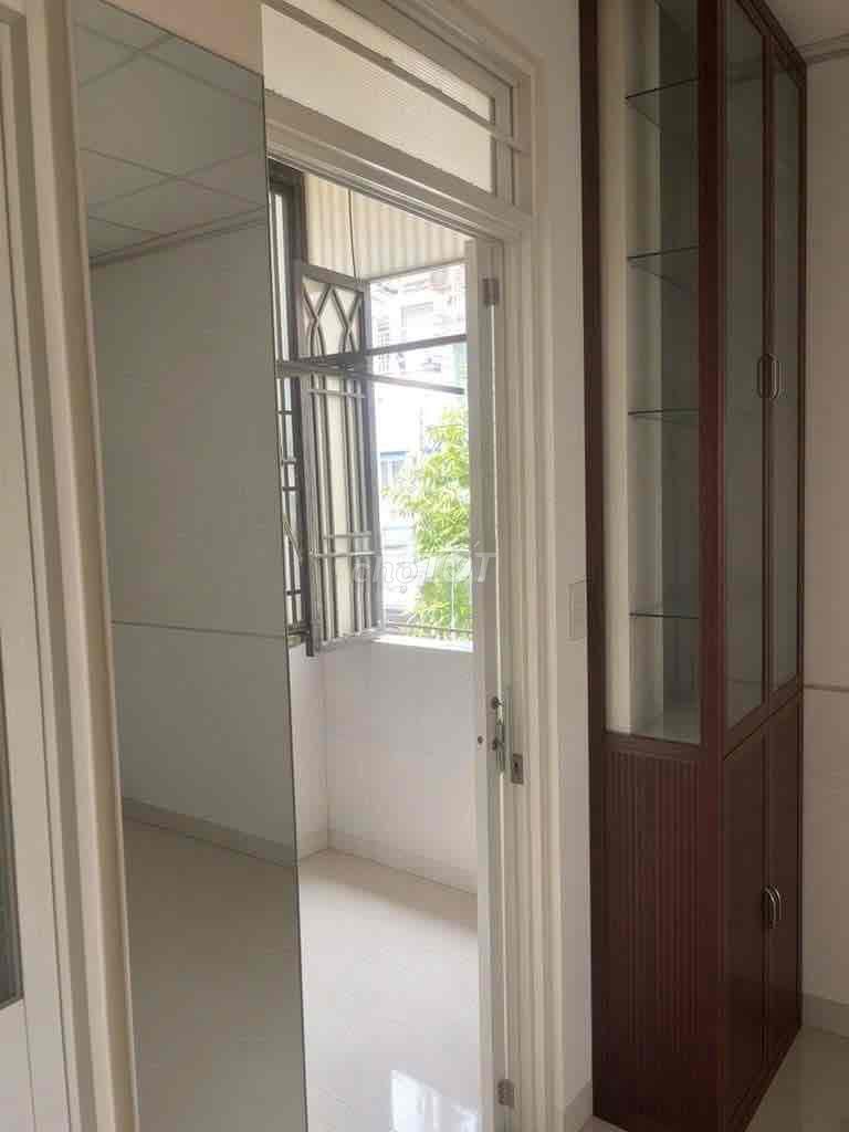 Lê Văn Sỹ, bedroom~htub. Hvb. House, nice,72.m2. Two floors, two bedrooms, two bathrooms, just 10 million.