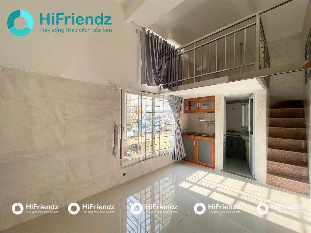 The room is in the window, the full interior is only 4/4