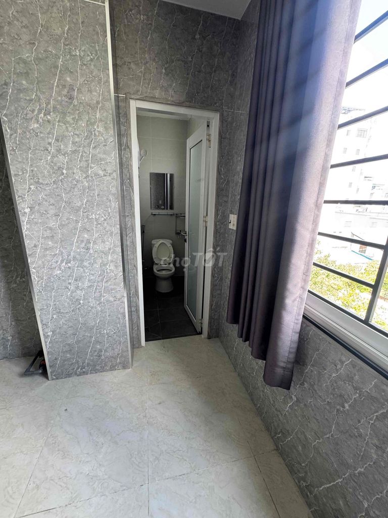 Rent room, elevator, security.