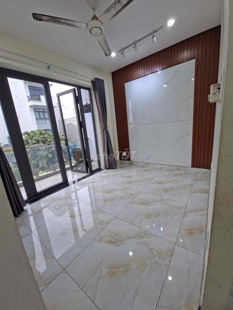The balcony room is 60 meters - 1 bedroom + 1 living room + 1 toilet