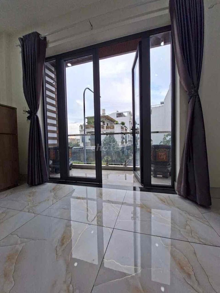 The balcony room is 60 meters - 1 bedroom + 1 living room + 1 toilet