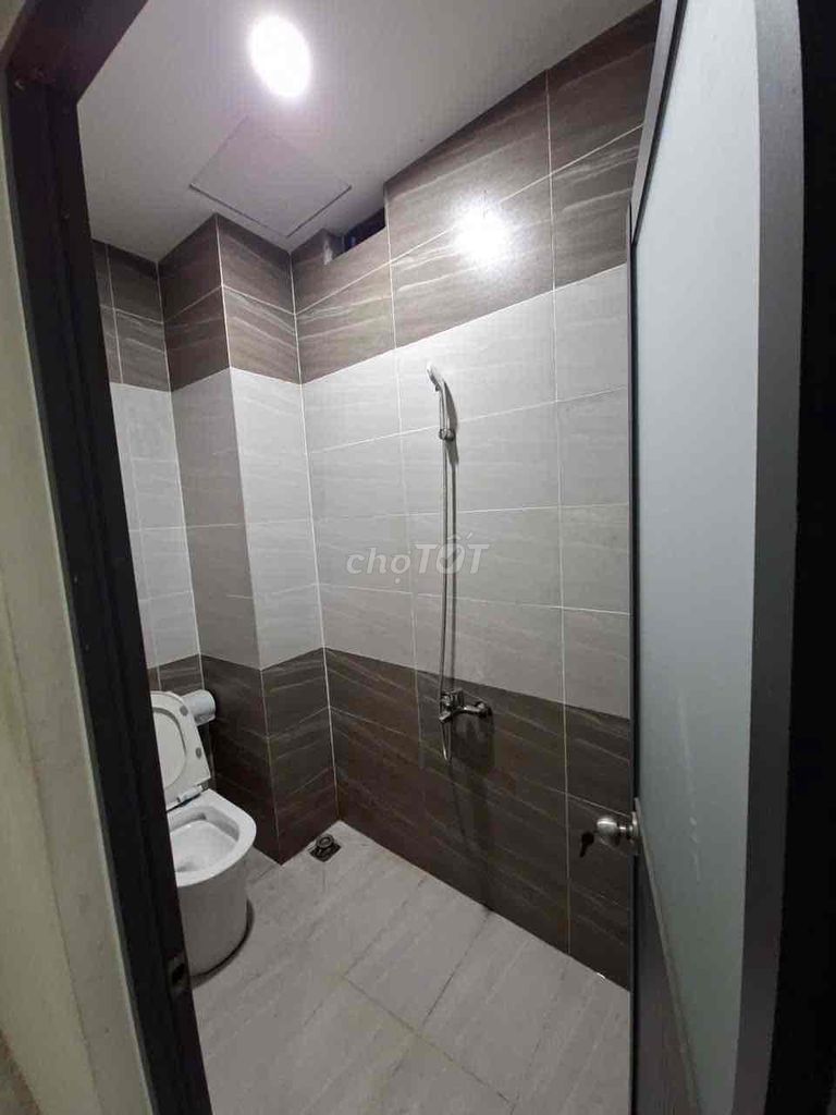 The balcony room is 60 meters - 1 bedroom + 1 living room + 1 toilet
