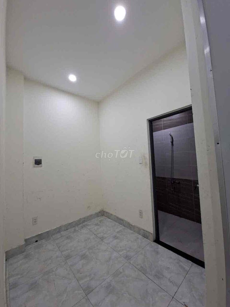 The balcony room is 60 meters - 1 bedroom + 1 living room + 1 toilet