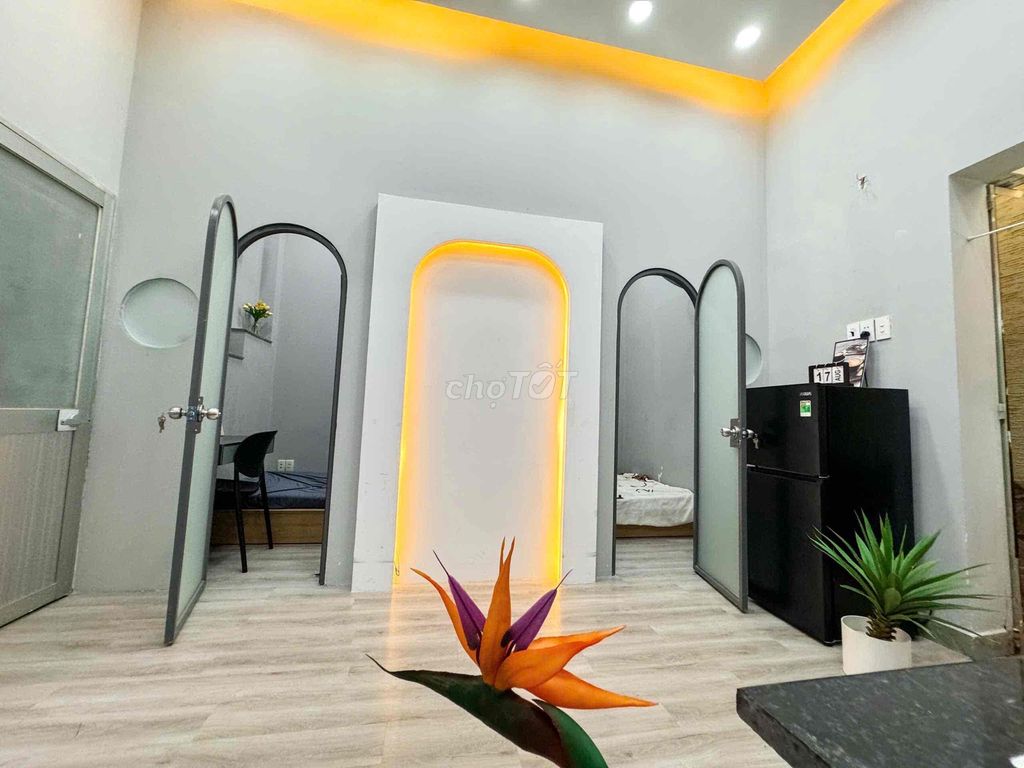 Two cute bedrooms in downtown 10th.