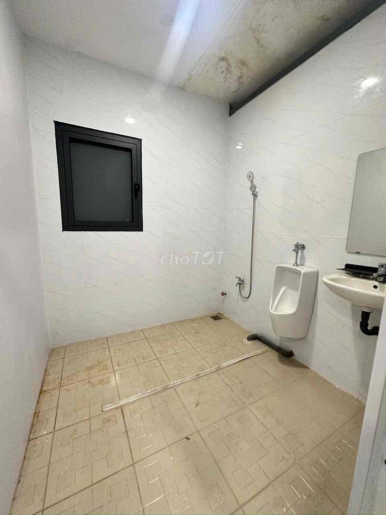 Rent a two-story three-way bedroom. Three car toilets in the house for 20 million.