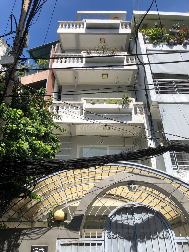 front house 2 A Nguyễn Thị Huỳnh 0.5 x16 meters, 5 floors, 30 million