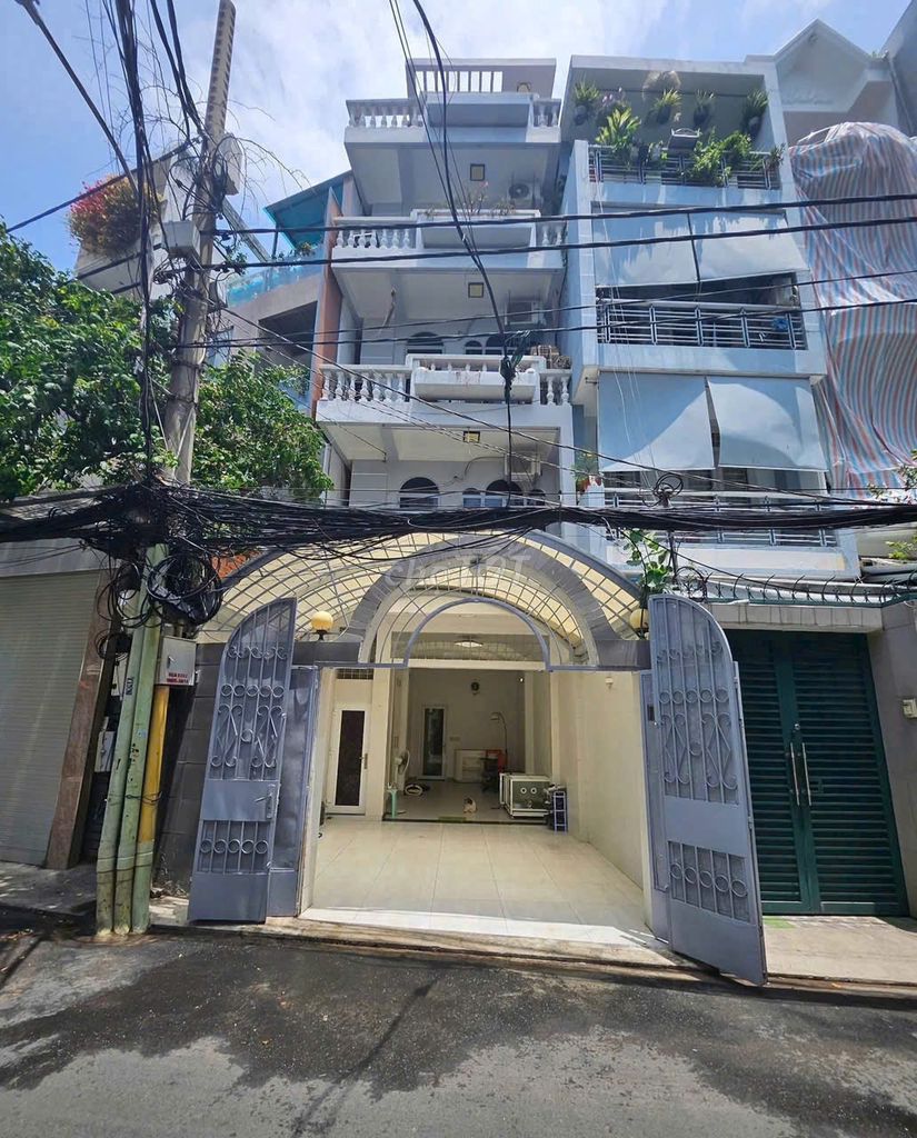 front house 2 A Nguyễn Thị Huỳnh 0.5 x16 meters, 5 floors, 30 million