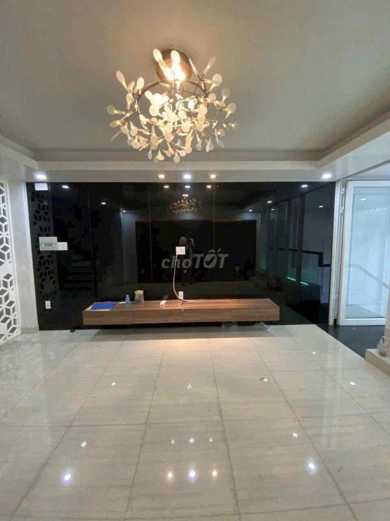 Rent a new east-unit park with three-story vaults. District 7 - Reservation