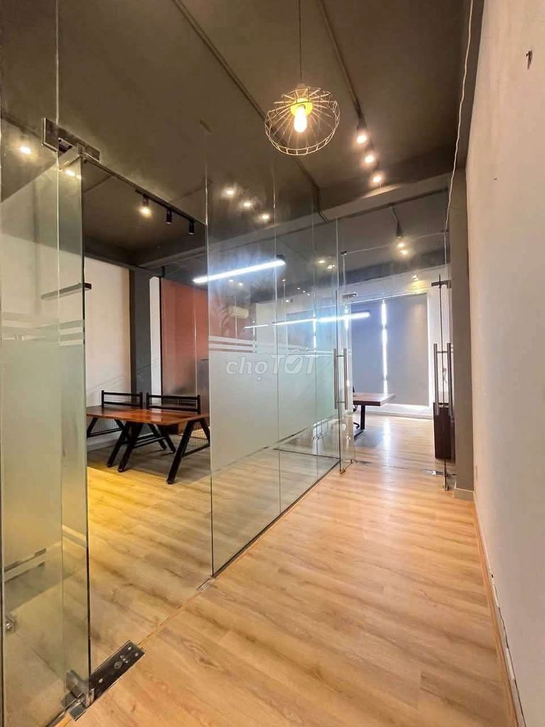 The office on the fourth floor of fortune.