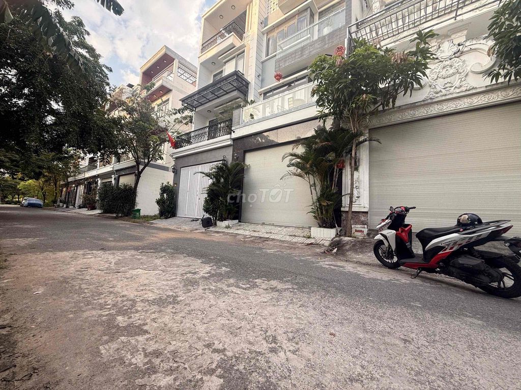 Your house is on 15 M Street.