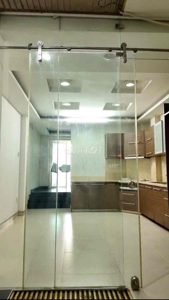 Nguyễn Thị Nhỏ P.C. elevator, Tân Bình. 5th floor (Line elevator)
