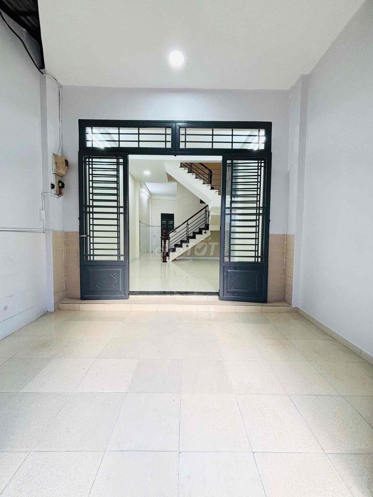 Rent 4 x14 meters 1 .2 floors 4 .4 bedroom Lạc Long Quân Tân Bình