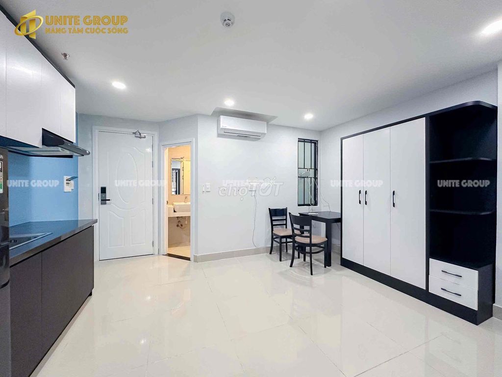 Rent Studio Hall of the Seven Kingdoms near home and tell us the 7th.