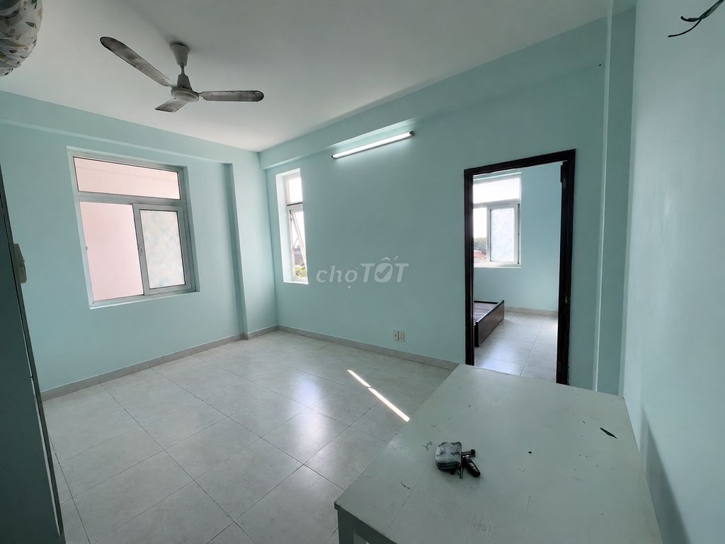 Make it 50 meters, one bedroom, empty house. The most apartment in Lan 2, deposit 1.