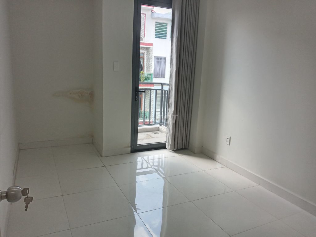 Rent the service apartment of 1.2 bedrooms, near the Middle Chinese P.M., University of Huflit, for 5.3-6.5 million a month.