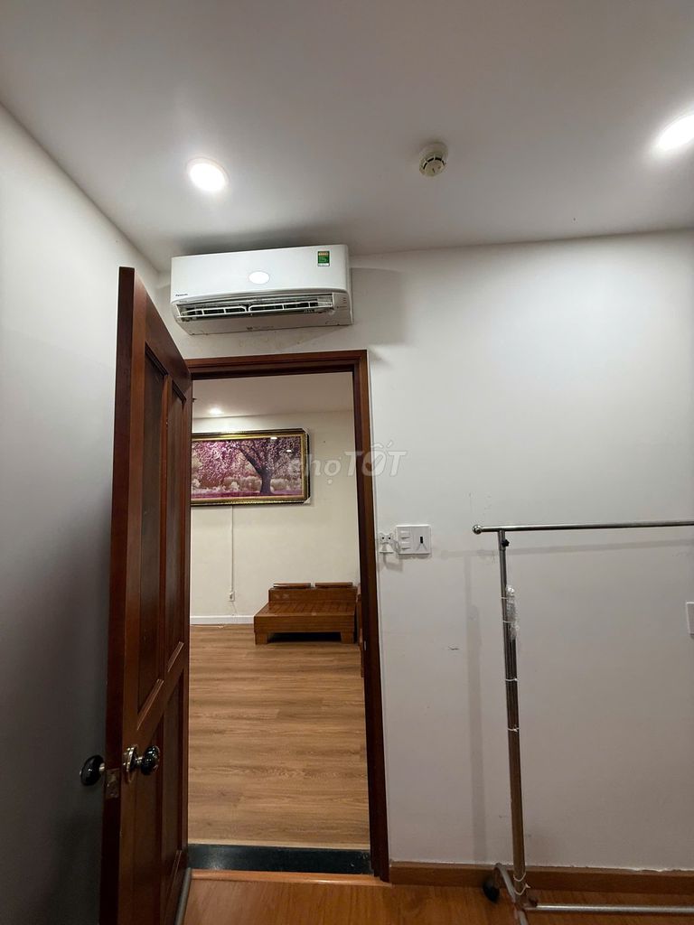 The line rents two bedrooms, two toilets, seven million a month, full interiors 8 million a month.