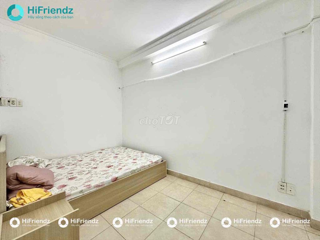 Room service. One bedroom, balcony, near the Republic etown.