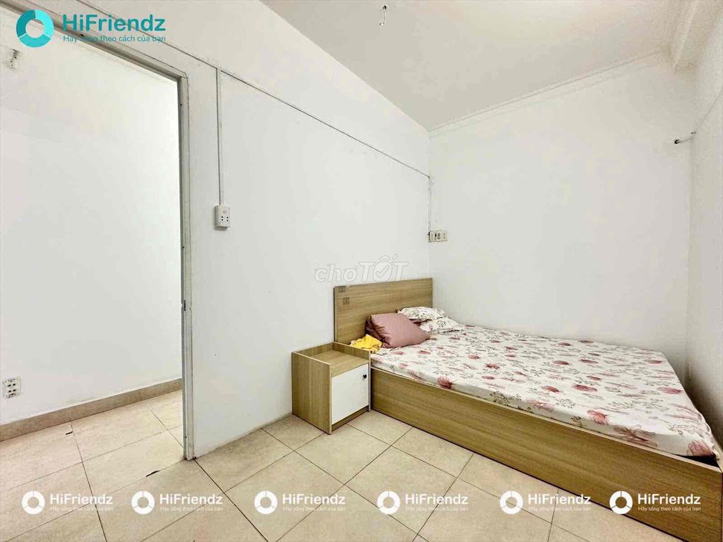 Room service. One bedroom, balcony, near the Republic etown.