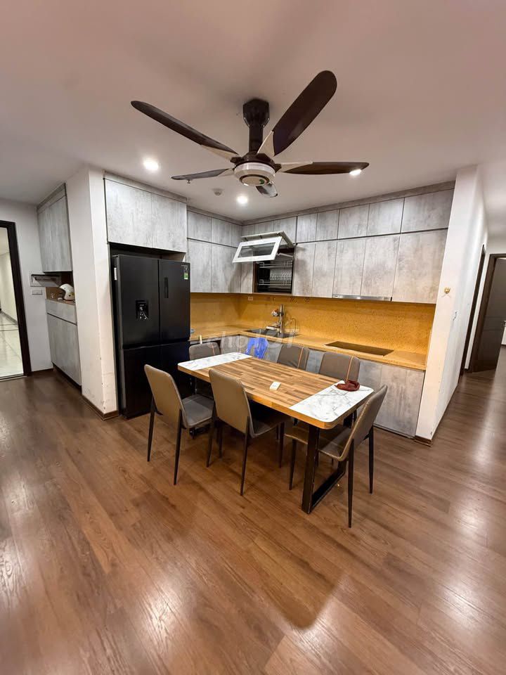Rent Screc Tower, Trường Sa-1-0. Three of the finest bedrooms C/c for 17 million.