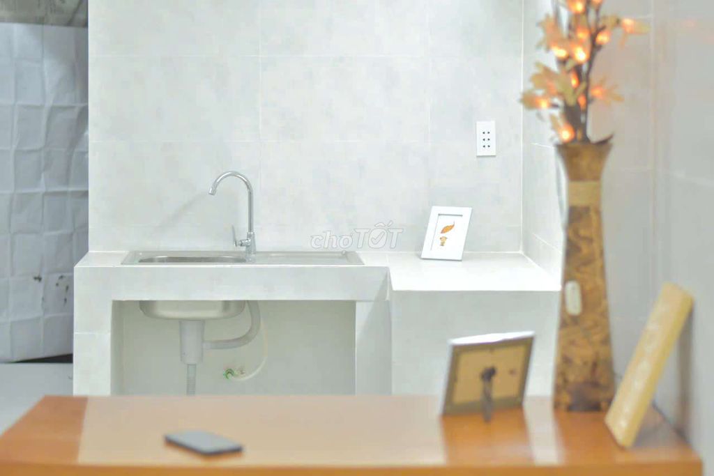 The two bedrooms, two, three-one-million-million-pack bathrooms, four-four-four-four-four-four-two-Q-Phuh-five.