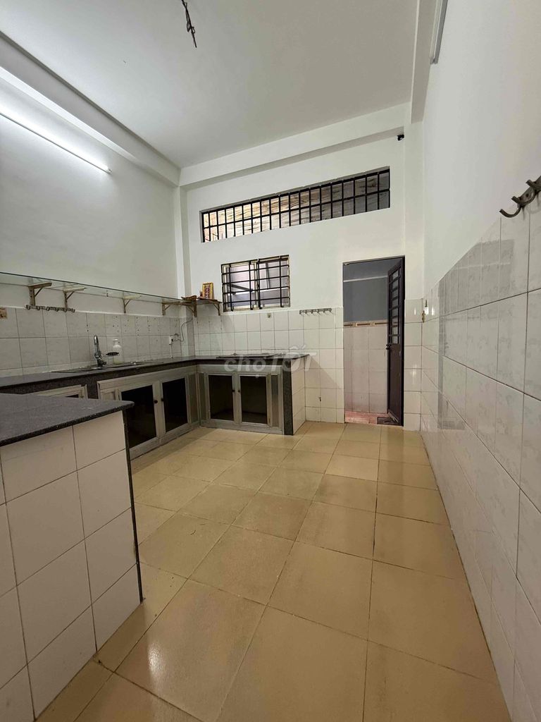 Rent the entire front of Thống Nhất Gò Vấp.