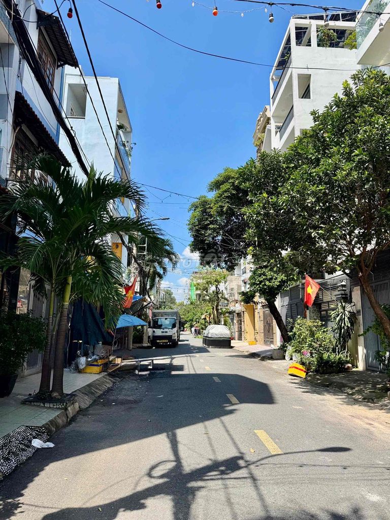 516 meters, 3 stories rent, 10 M Phan Văn Trị, 7 Gò Vấp 17 million a month.