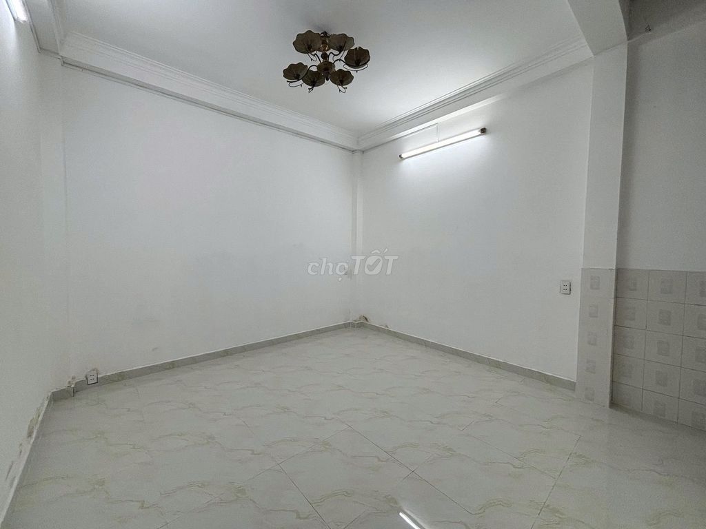 Let's rent out the original house.
