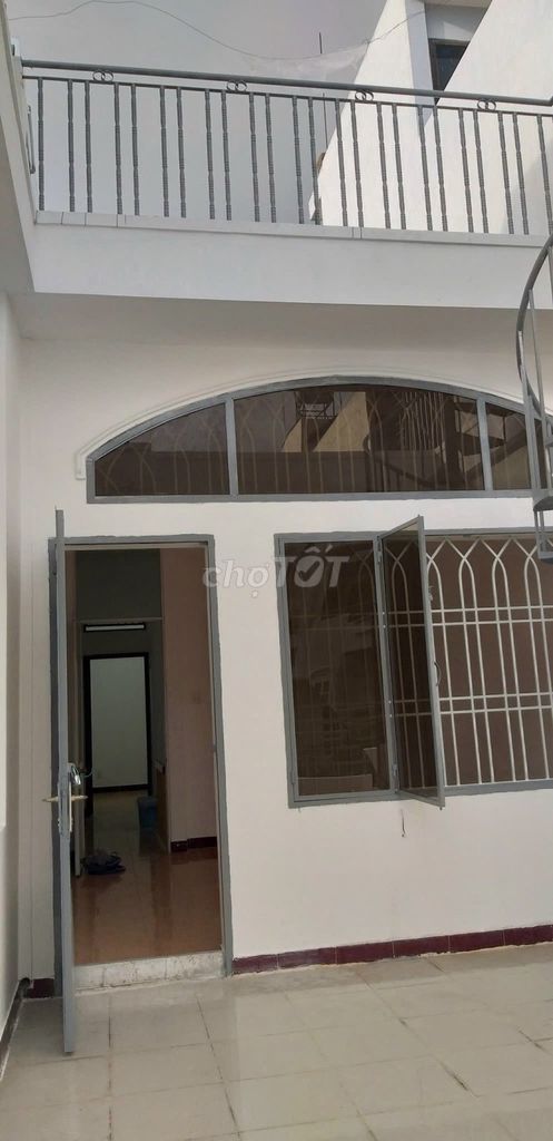 Let's rent out the original house.