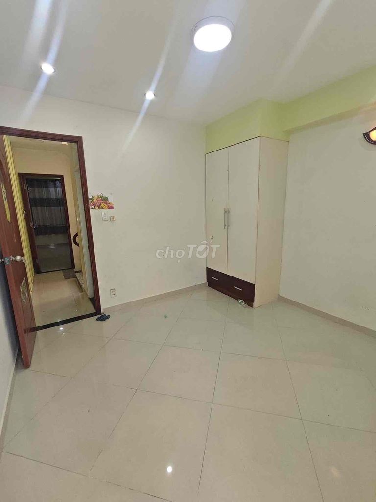 Hxt Minh Phụng 2rd floor bedroom 3 Cold Machine 3 3 3 x10 meters toilet