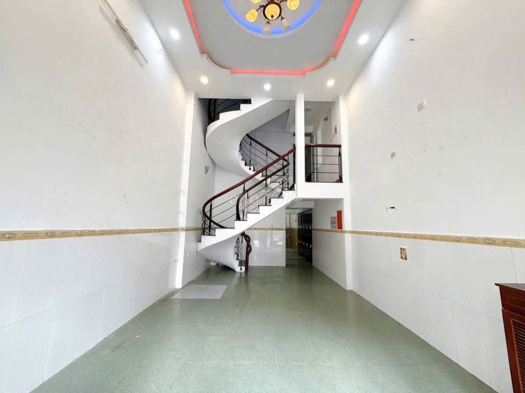 Rent an alley 8 M through Diệp Minh Châu 4x18 M: 3 Levels