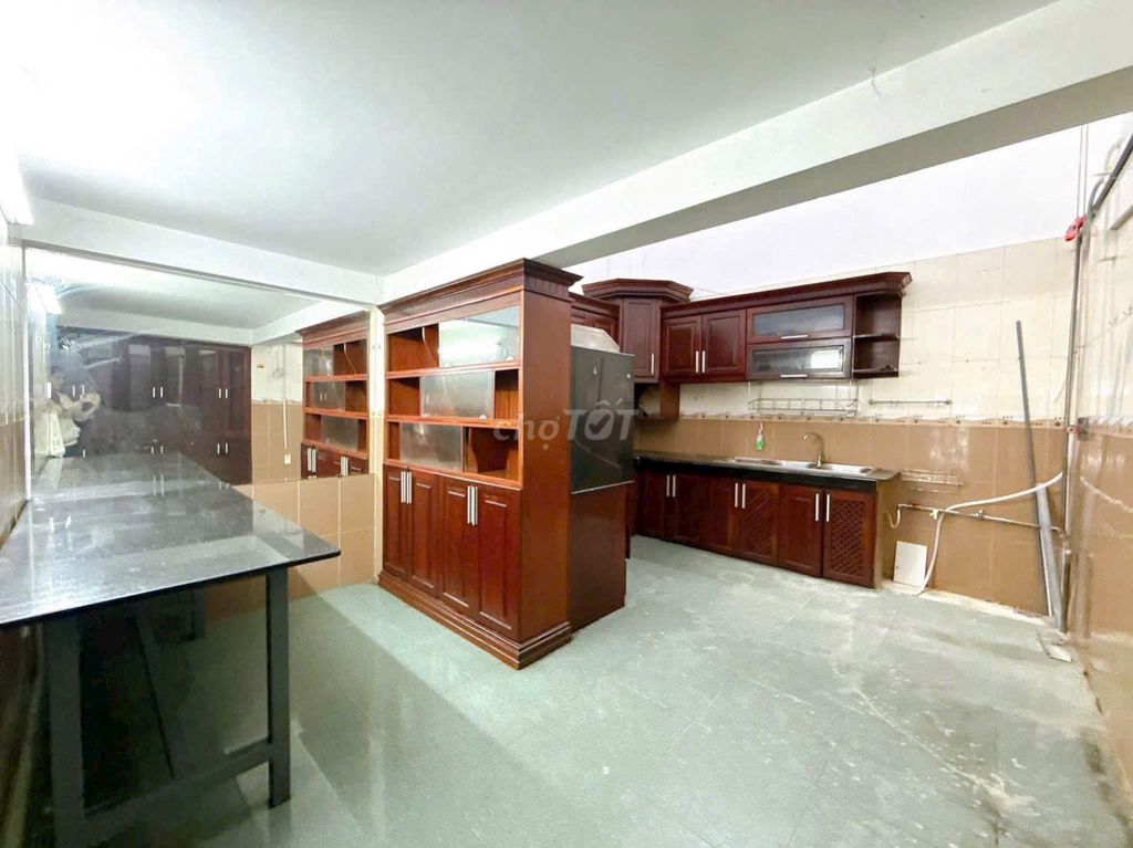 Rent an alley 8 M through Diệp Minh Châu 4x18 M: 3 Levels