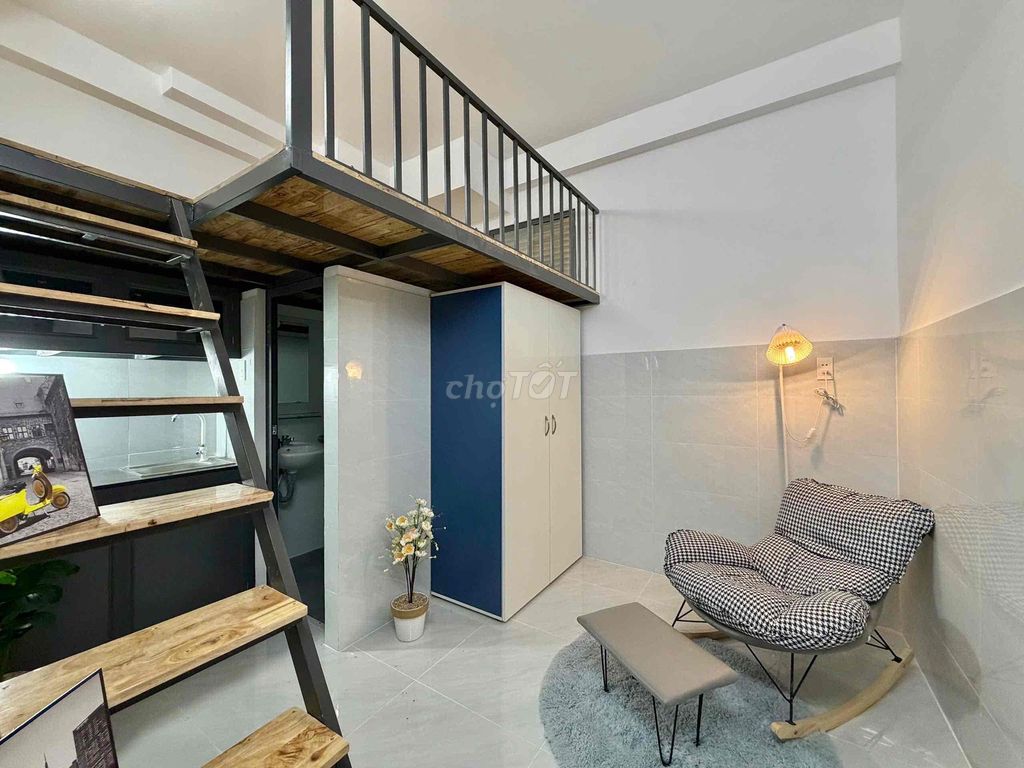 Rent a room with 20/10 rent free of rent in October