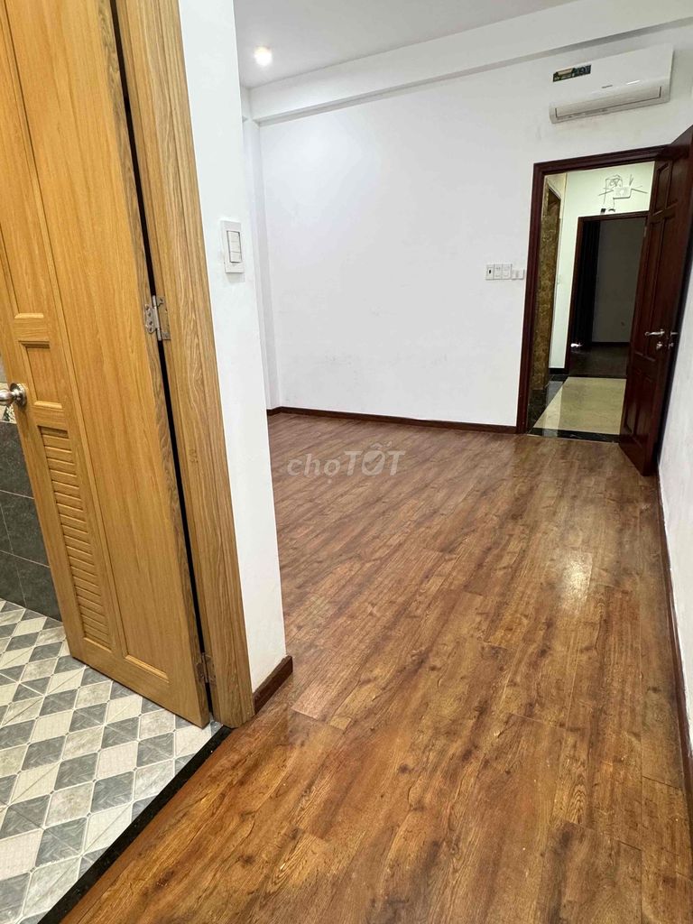 elevator room - air conditioning, bed shelves