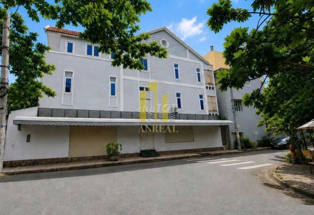 Renting a house at a convenient corner, 35 million.
